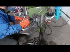 ASME 16.5 Procesamiento de las bridas de acero inoxidable - después de la forja, el mecanizado y la perforación, ahora conformación de biseles